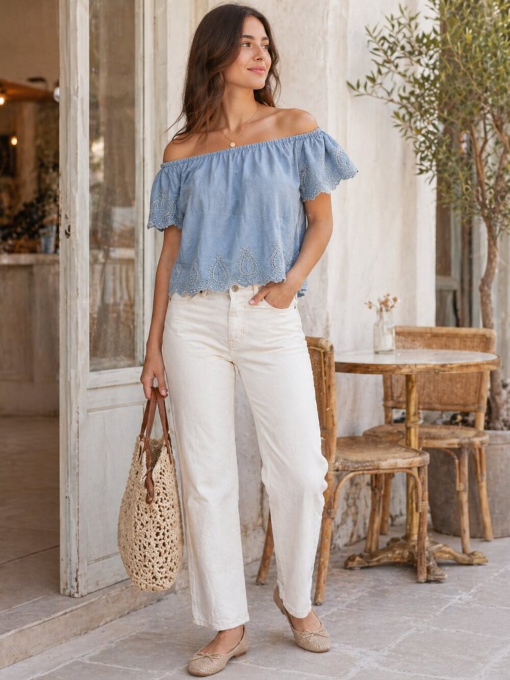 Forever 21 - Women's Off-Shoulder Embroidered Top - Sz M - GUC